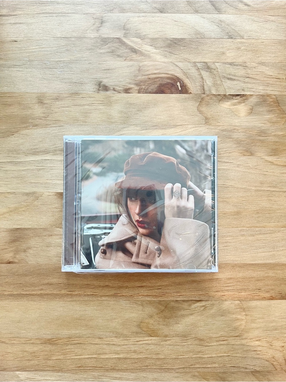 NWT TS Red TV CD